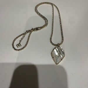 Elegant Gold Kendra Scott Pendant Necklace